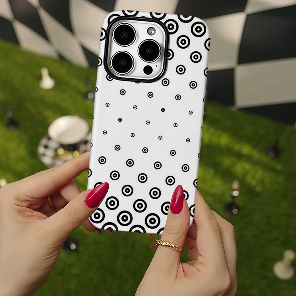 جراب هاتف بنقاط سوداء وبيضاء ل - مراجعة Phone Cases Target وسعره