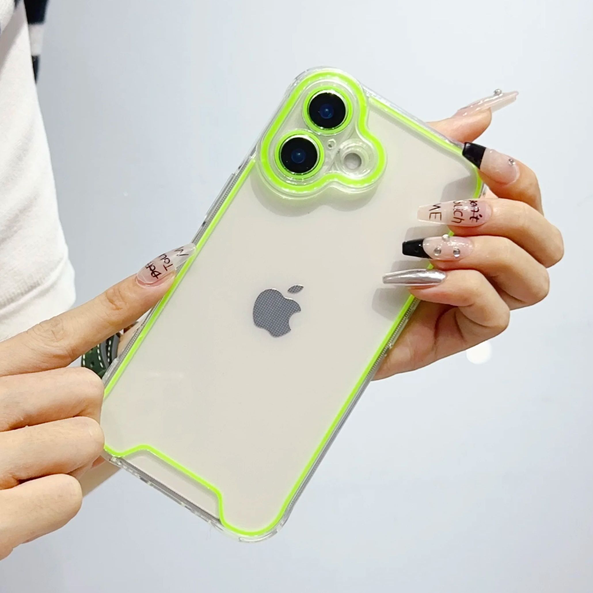 حافظة شفافة مضيئة بإضاءة ليلية - مراجعة Phone Cases Vogue وسعره